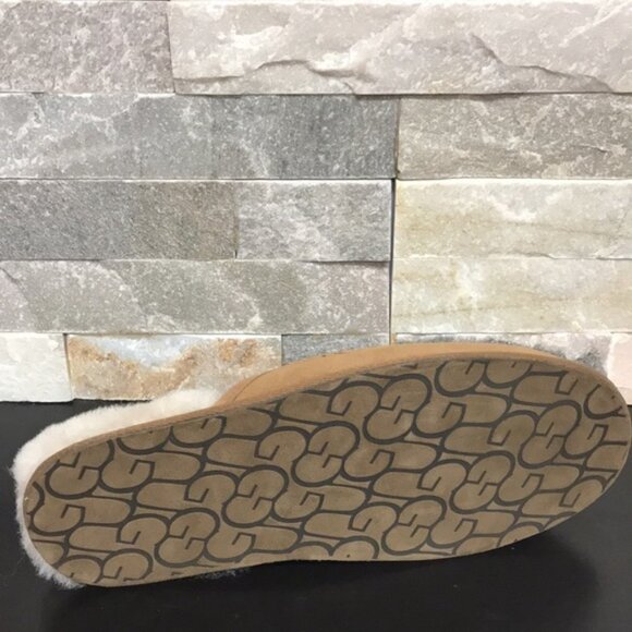 UGG Men's Scuff Slipper - Picture 7 of 7